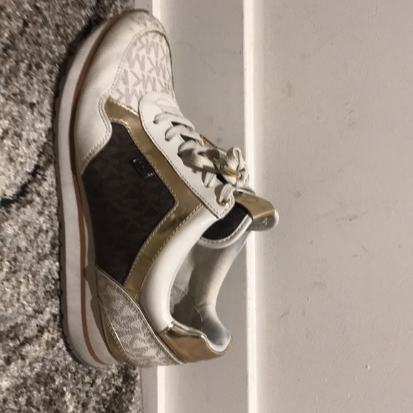 Micheal Kors Shoes - Picture 7 of 11